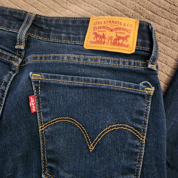 Levi's 711 Skinny Jeans - Picture 4 of 4
